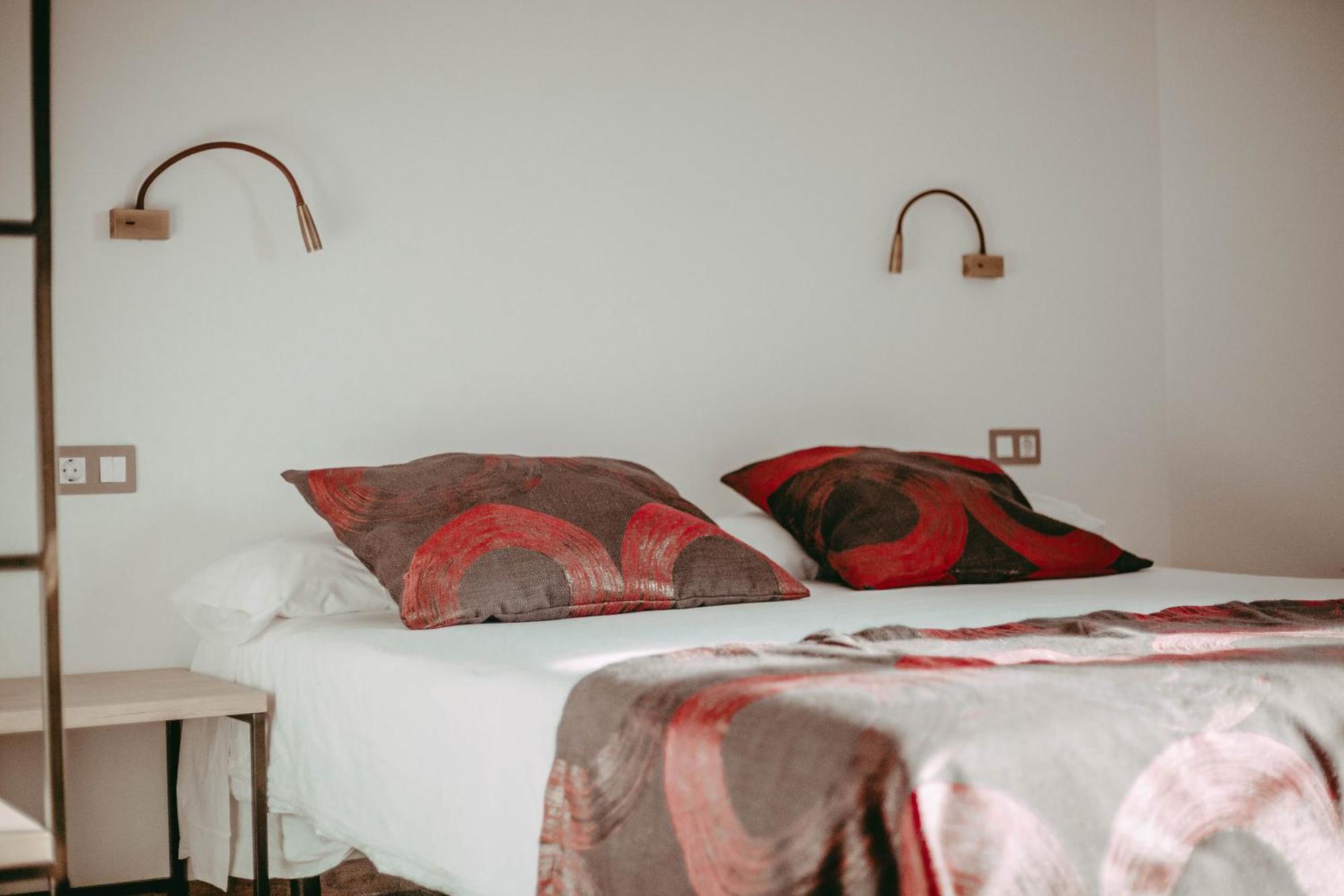 Hostal Restaurant Mussons Vins Poboleda Zewnętrze zdjęcie